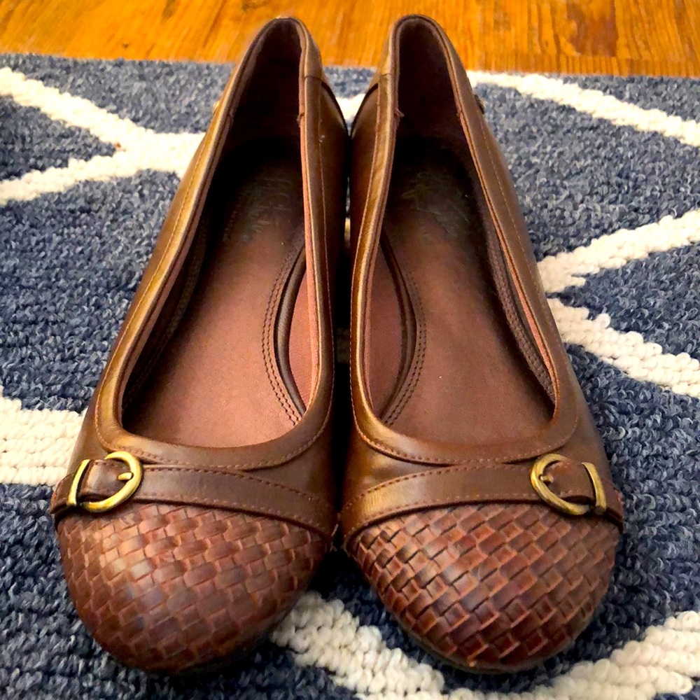 Brown flats size 8.5 womens